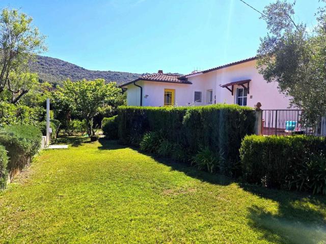 Casa in vendita a Magazzini, Portoferraio