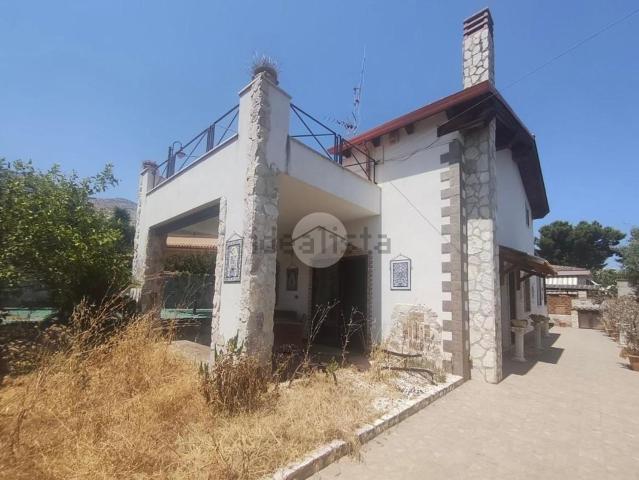 Casa in vendita a Carini, Sicilia