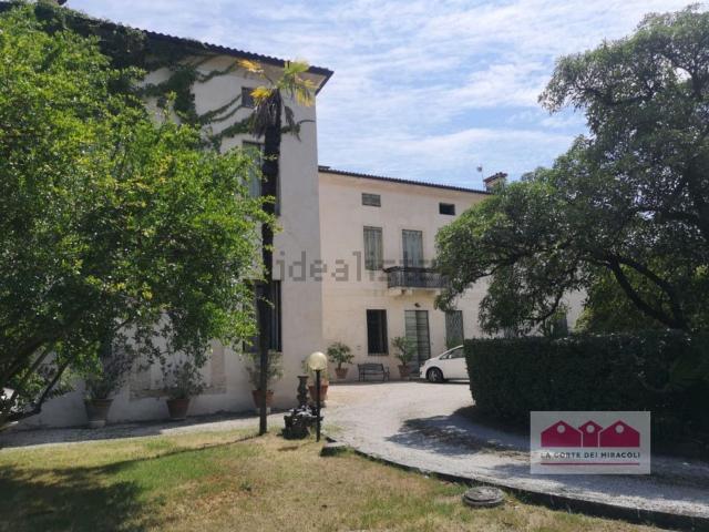 Casa in vendita a Vicenza, Veneto