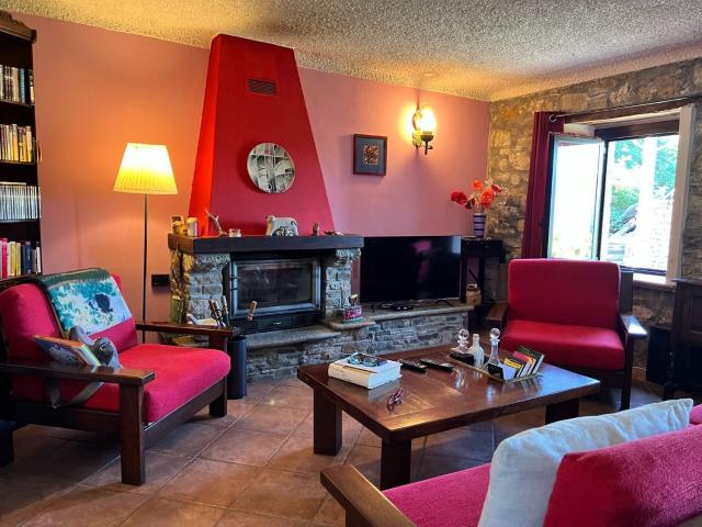 Casa in vendita a Corte Brugnatella, Ferriere
