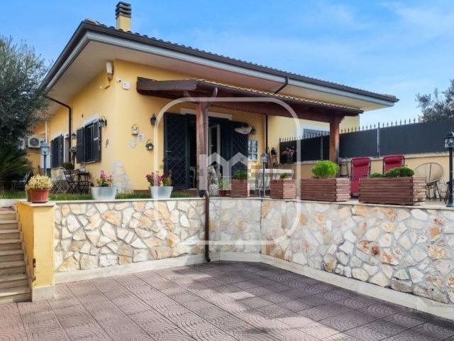 Casa in vendita a Vermicino, Roma