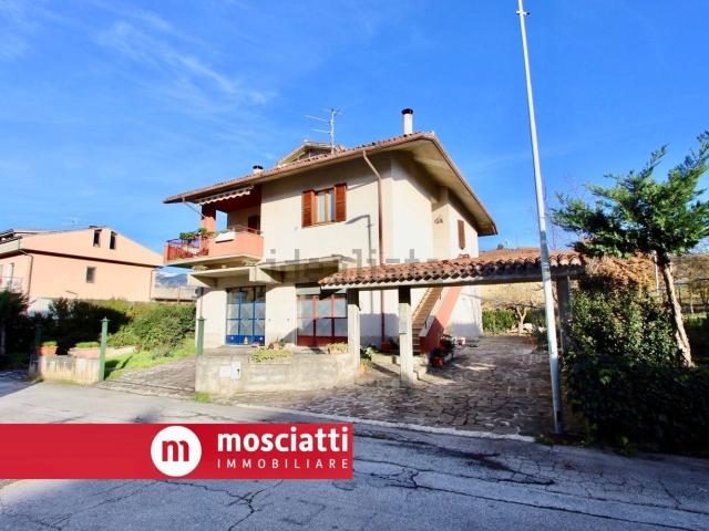 Casa in vendita a Marche, Macerata
