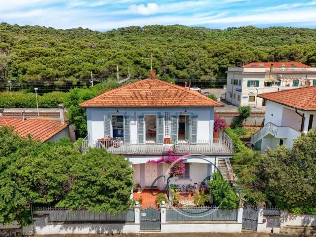 Casa in vendita a Quercianella, Livorno