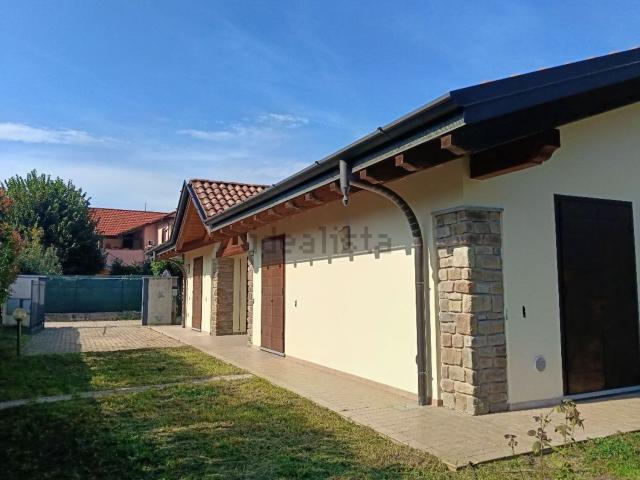 Casa in vendita a Olginasio, Besozzo