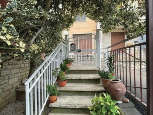 Casa in vendita a Orte Scalo - Parco delle Ginestre, Orte