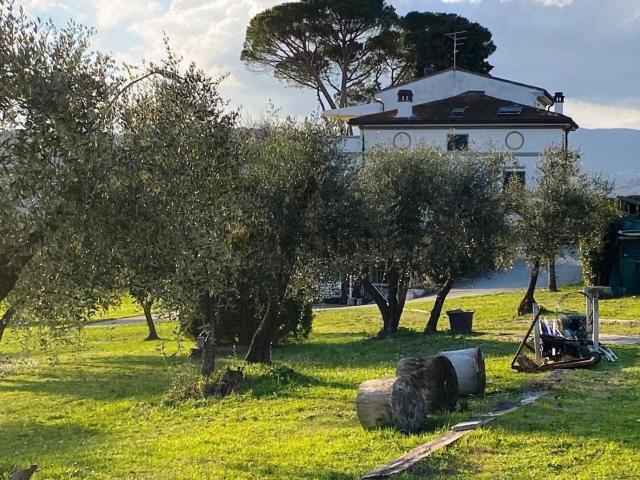 Casa in vendita a Signa, Toscana
