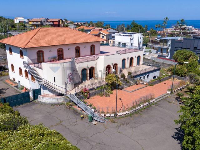 Casa in vendita a Capomulini, Acireale