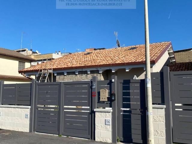 Casa in vendita a Centroni, Montecompatri