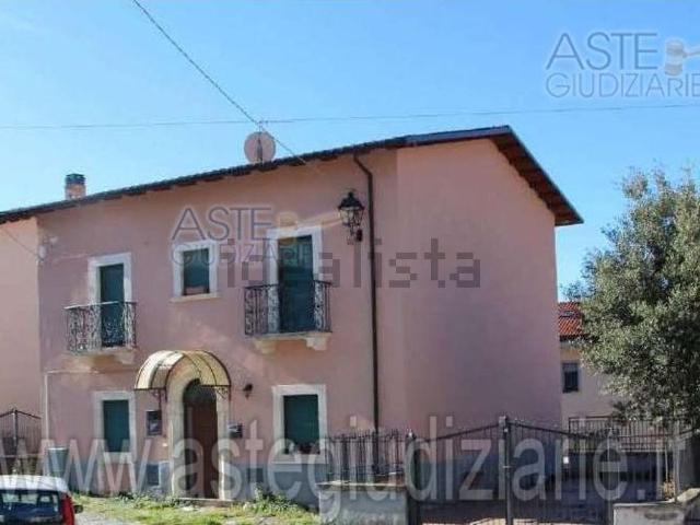 Casa in vendita a Poggio Picenze, L'Aquila