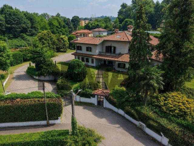 Casa in vendita a Gazzada Schianno, Gazzada
