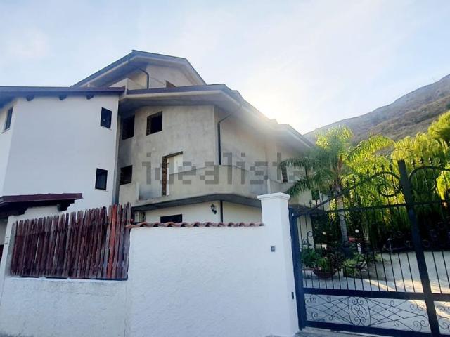 Casa in vendita a Annà di Melito, Calabria