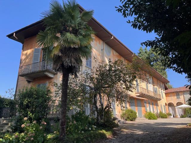 Casa in vendita a Invorio Superiore, Piemonte