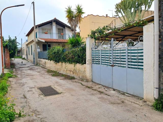 Casa in vendita a Agnone Fortezza, Augusta