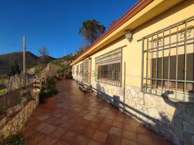 Casa in vendita a Montelepre, Sicilia
