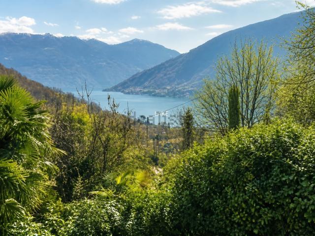 Casa in vendita a Valsolda, Lombardia