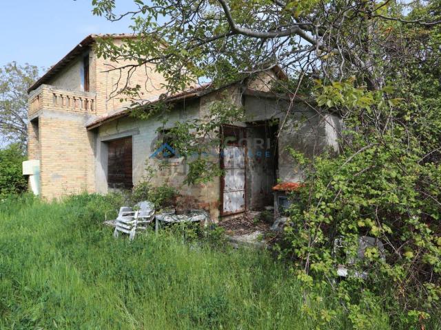 Casa in vendita a Unione dei Comuni della Val Vibrata, Controguerra