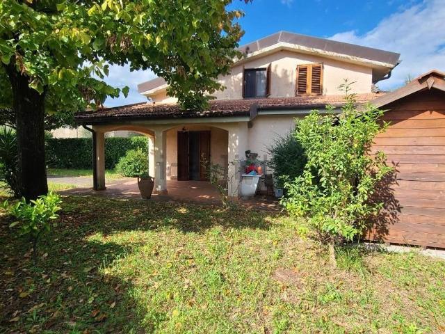Casa in vendita a Tonfano, Toscana