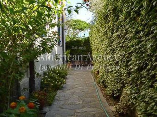 Casa in vendita a Roma Imperiale, Forte Dei Marmi