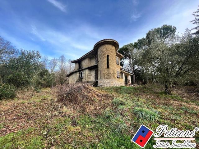 Casa in vendita a Lenola, Lazio