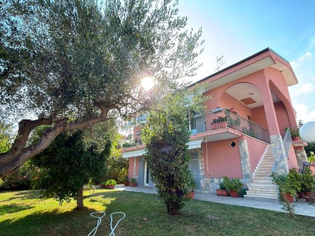 Casa in vendita a Loano, Liguria