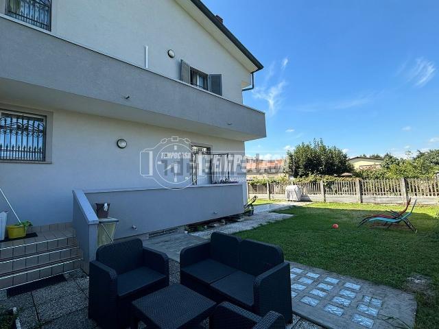 Casa in vendita a Seveso, Lombardia