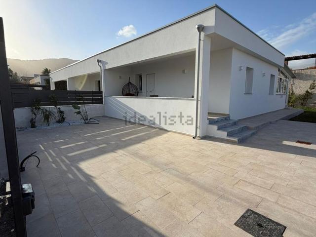 Casa in vendita a Carini, Sicilia