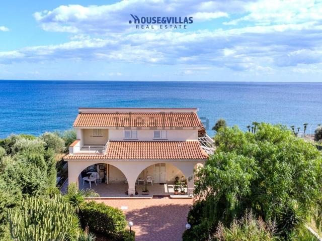 Casa in vendita a Gallina, Avola