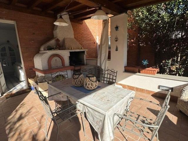 Casa in vendita a Vittoria Apuana, Forte Dei Marmi
