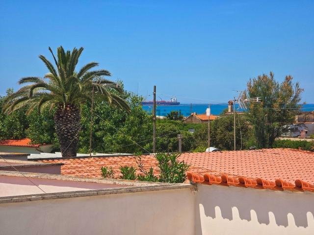 Casa in vendita a Marina di Tor San Lorenzo, Roma Capitale