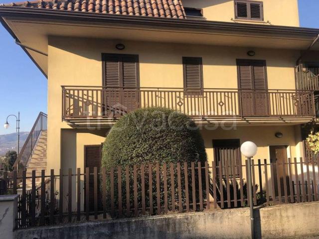 Casa in vendita a Pratola Serra, Campania