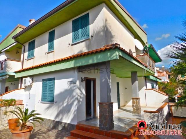 Casa in vendita a La Petrosa, Calabria