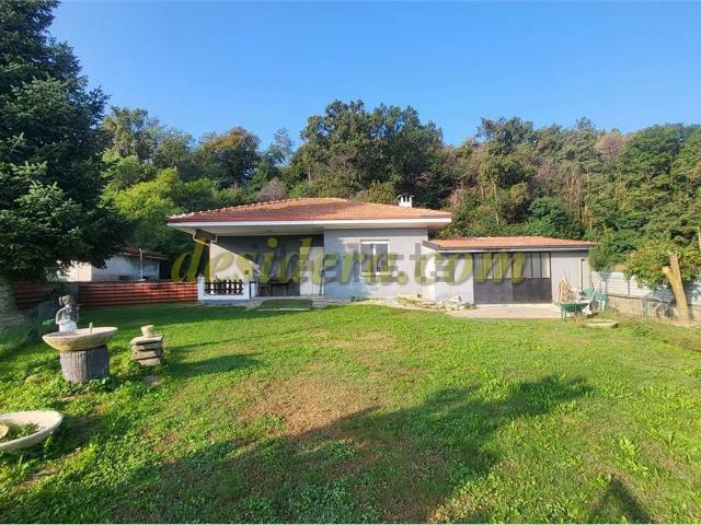 Casa in vendita a Varallo Pombia, Novara
