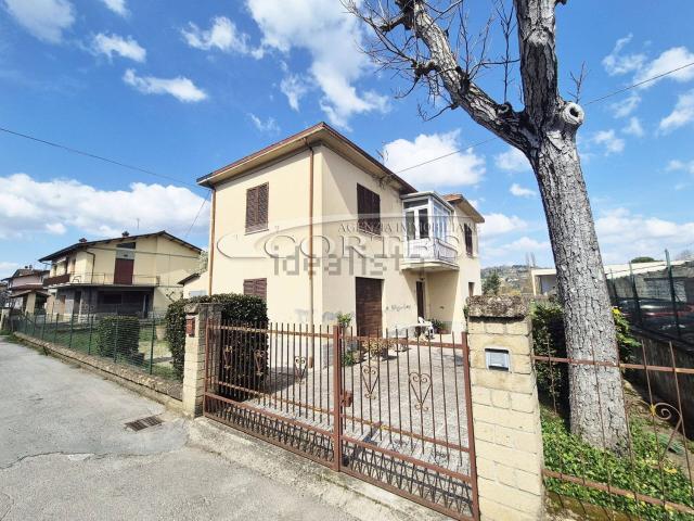 Casa in vendita a Umbertide, Umbria