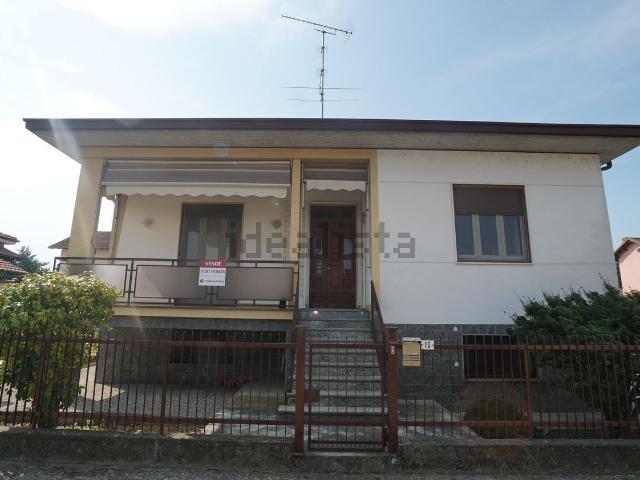 Casa in vendita a Cassolnovo, Lombardia