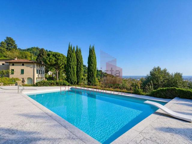 Casa in vendita a Zona Centro, Brescia