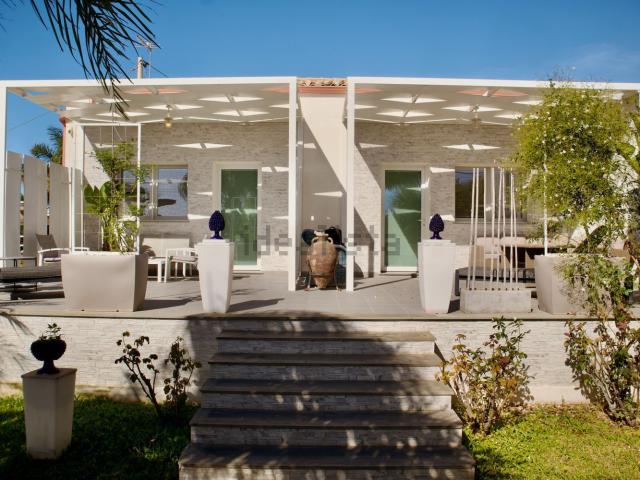 Casa in vendita a Marina di Ragusa, Ragusa