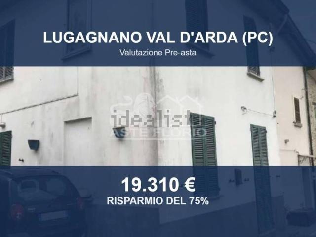 Casa in vendita a Chiavenna Rocchetta, Lugagnano Val d'Arda