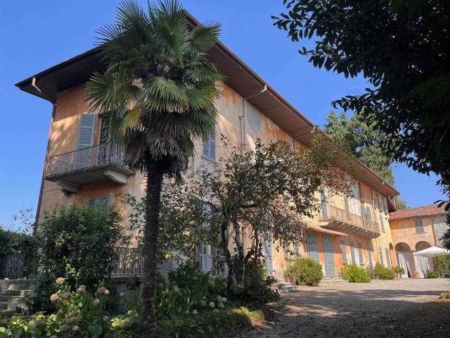 Casa in vendita a Invorio Superiore, Piemonte