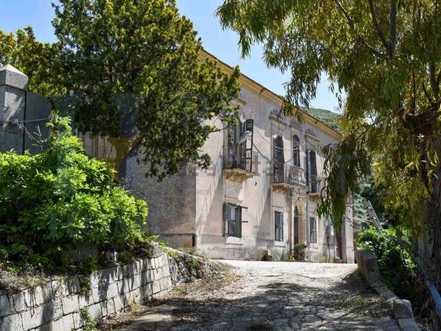 Casa in vendita a Giarratana, Sicilia