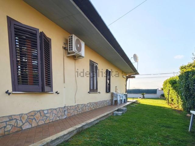 Casa in vendita a Latina, Lazio