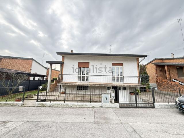 Casa in vendita a Sant'Ambrogio, Cremona