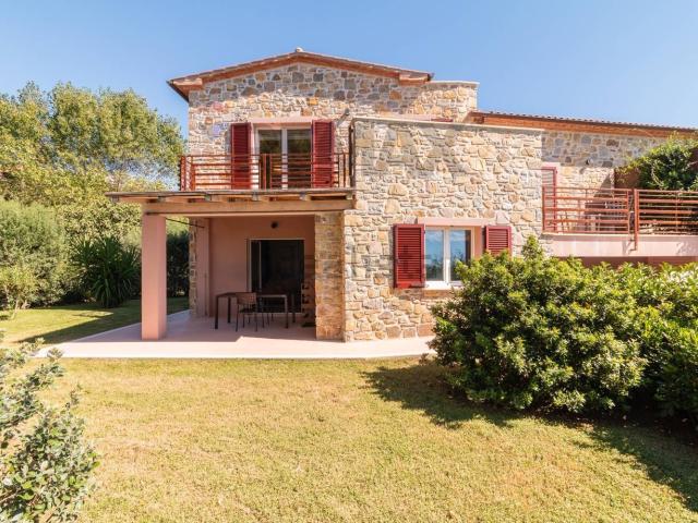 Casa in vendita a Catabbio, Semproniano
