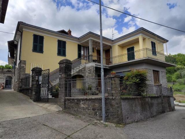 Casa in vendita a Nezzana, Bagnone