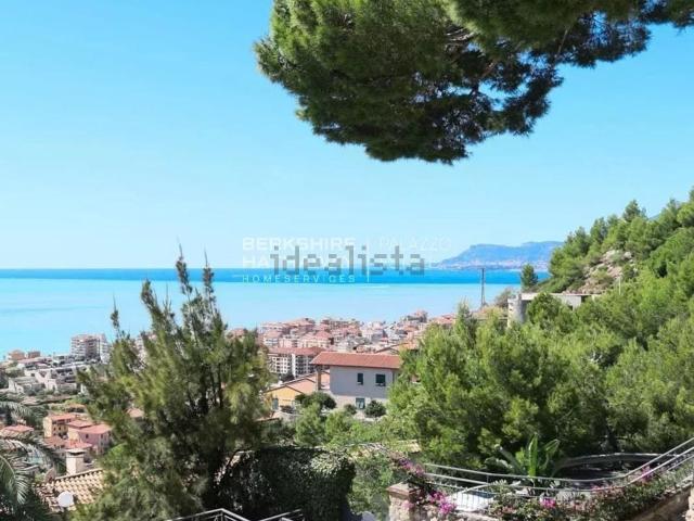 Casa in vendita a Ventimiglia, Liguria