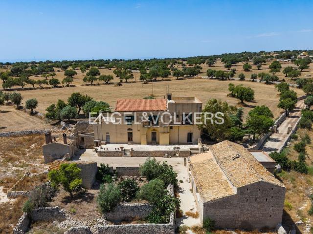 Casa in vendita a Santa Croce Camerina, Sicilia