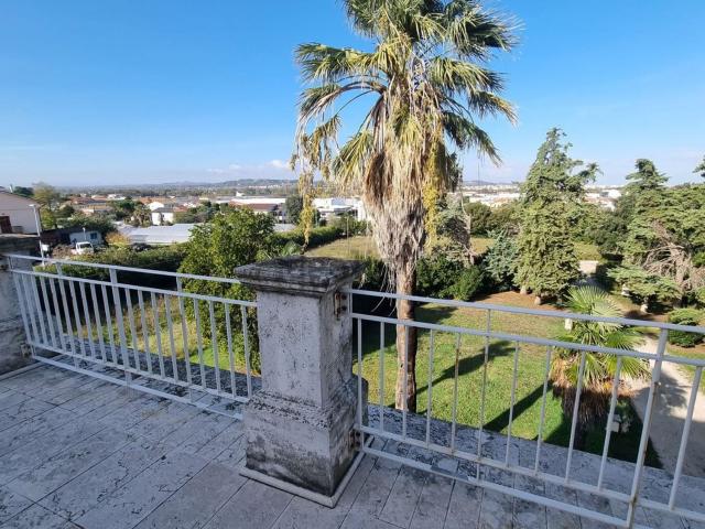 Casa in vendita a Marche, Fermo
