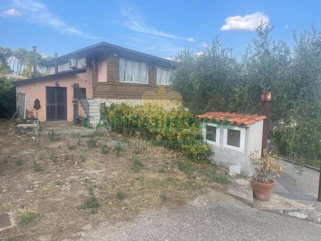 Casa in vendita a Summonte, Campania