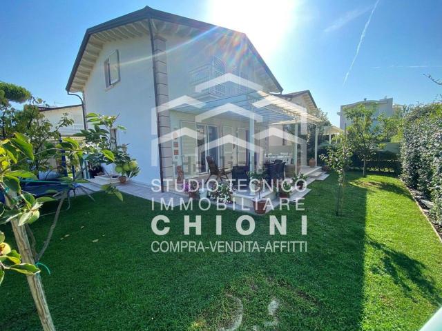 Casa in vendita a Cinquale, Montignoso