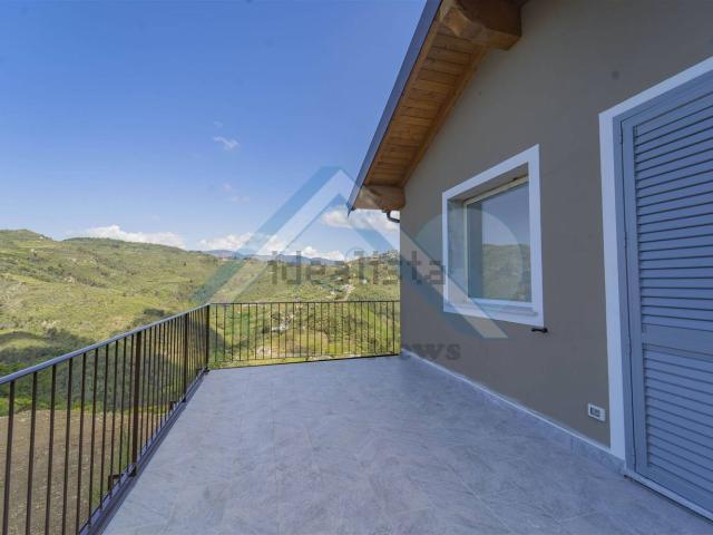 Casa in vendita a Perinaldo, Liguria