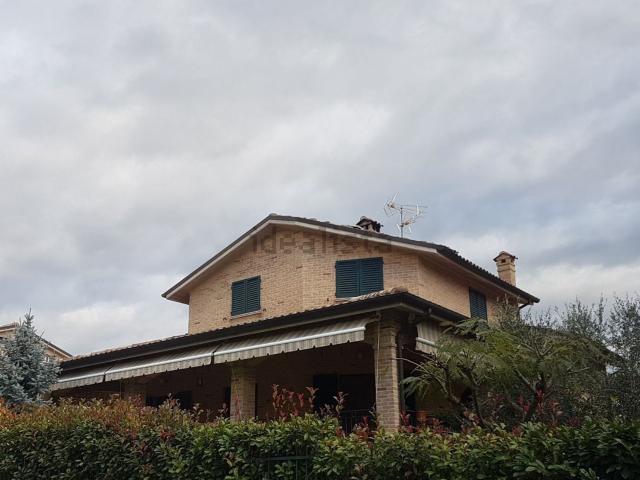 Casa in vendita a Marche, Pesaro E Urbino